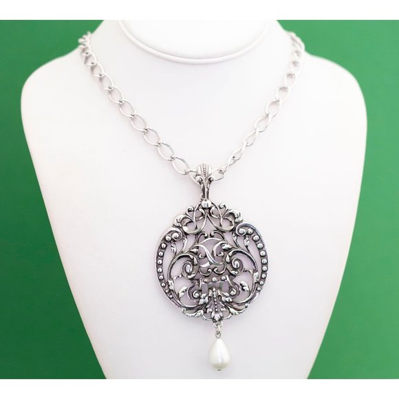 Vintage Fantasy Silver Tone Necklace 26 Inches by Avon, K22 - Picture 2 of 4